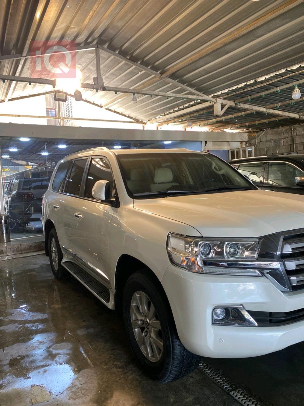 تويوتا لاندكروزر